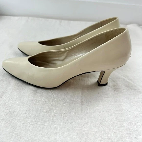 Nine West Vintage Ivory Leather Pointed Toe Heel Pumps Classic Shoes 90s - Picture 6 of 12